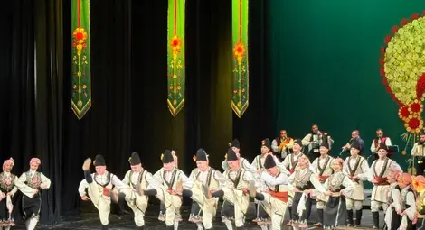 ФТТ &bdquo;Найден Киров&ldquo; и Богдан Донев с отличия от президента, кмета на Русе и Съюза на музикалните и танцови дейци