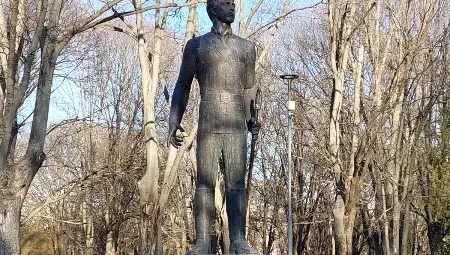 Паметникът на Васил Левски в Русе. Паметникът на Васил Левски в Русе.