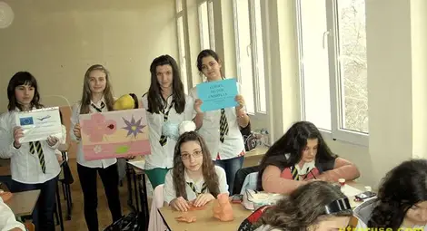 Ученици от Европейското надникнаха под чадъра на обединена Европа
