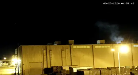 Две камери засякоха залпово изпускане на дим от &bdquo;Монтюпе&ldquo;