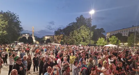 Голям концерт на любими групи постави началото на предизборната кампания за втори мандат на Пенчо Милков под мотото  &bdquo;С Русе в сърцата!&ldquo;&nbsp; /галерия/