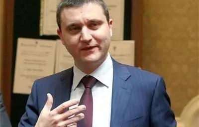 Горанов: Заплатите на шефовете на търговските банки са доста по-високи от 45 000 лева