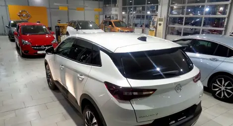 Приключенският &bdquo;Опел Грандленд&ldquo; демонстрира стил и класа в Русе