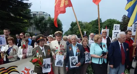 Водка за храброст и черен хляб със сланинка припомниха руската войнишка дажба