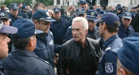 Съдът ще гледа делото срещу Сидеров за инцидента на летище Варна