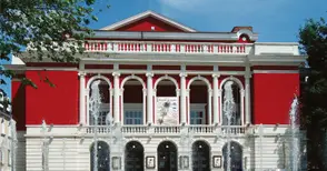 Препитват днес кандидатите за директор на операта