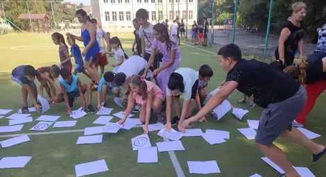 Деца от Караманово се веселиха на сладоледено парти /галерия/