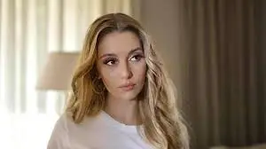 Михаела Маринова представя в Русе новия си албум "Черна пеперуда"