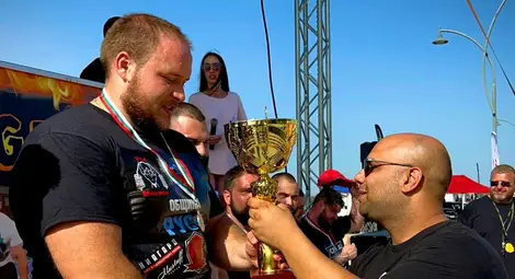 Теглене на 11-тонен камион, носене на кобилицата с тегло 350 кг. и други впечатляващи изпитания в силовото шоу  &bdquo;Strongest men show&ldquo; в Русе /галерия/