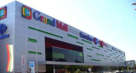 Нова измама: Накисват жени с кредит, докато са на козметик