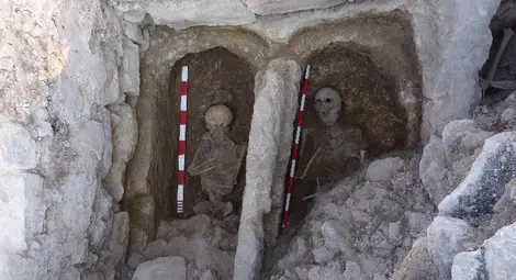 Монети от Иван-Шишманово време и цветни стенописи откриха археолозите в Червен