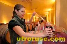 Почитателите на червеното вино са по-богати и щастливи, любителите на бялото са по-практични