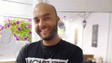 Благотворителен базар събира надежда за живот на 24-годишния Добромир