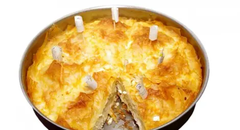 Защо ядем баница с късмети? Защо ядем баница с късмети?