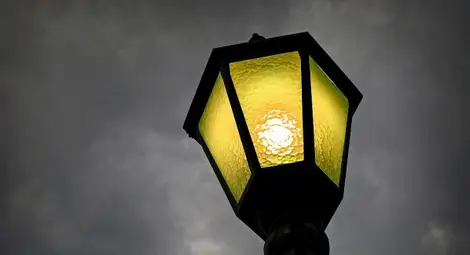 „Колос“ и „Копривщица“ светват със спестени пари „Колос“ и „Копривщица“ светват със спестени пари