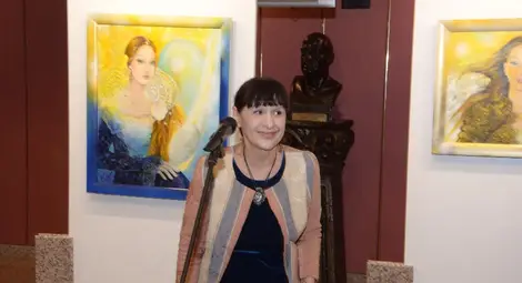 Галина Миланова показва  новите си лунни откровения