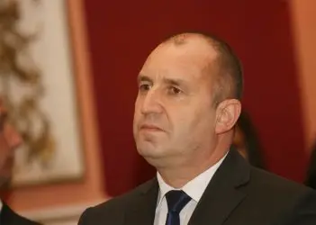 Радев поиска "Български поток" през Черно море Радев поиска "Български поток" през Черно море