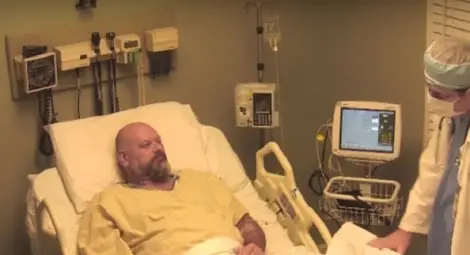 Мъж се събуди и научи, че 10 години е бил в кома - вижте реакцията му
