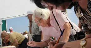 ГЕРБ събира подписи в подкрепа на референдума по темите на Плевнелиев