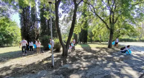 Близо 360 кг фасове и отпадъци събраха доброволци на &bdquo;ПромениКартинката&ldquo; в 4 български града /галерия/