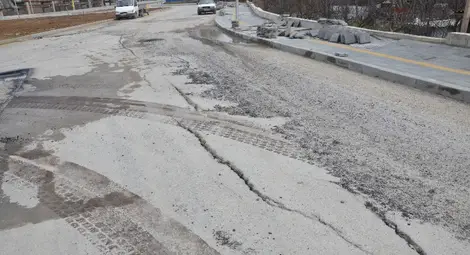 Огромни пукнатини зейнаха по ремонтирания &bdquo;Тутракан&ldquo;