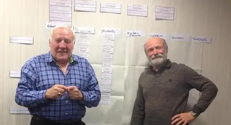 Д-р Фил Бъджъл и Митко Кунчев работят заедно от 2003 година.Снимка: Личен архив