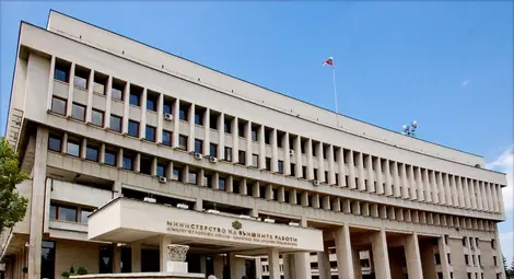 Разследват ръководни длъжностни лица от МВнР, сключили споразумения за 700 хил. лв. за командировки