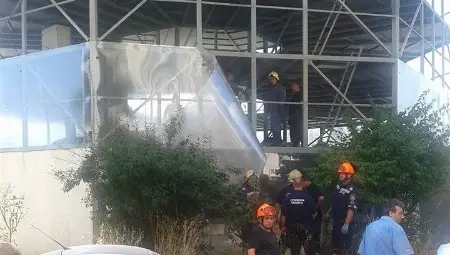 Паднали железа пребиха двама работника на новостроящ се паркинг 