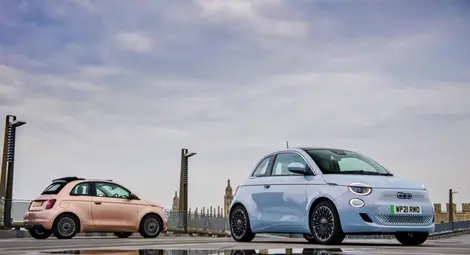 Модната градска икона 500 Electric вече може да се види и поръча с представителствата на ФИАТ