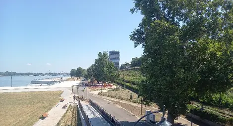 Новият кей - между фанфарите и залятата с бетон мечта на русенци Новият кей - между фанфарите и залятата с бетон мечта на русенци