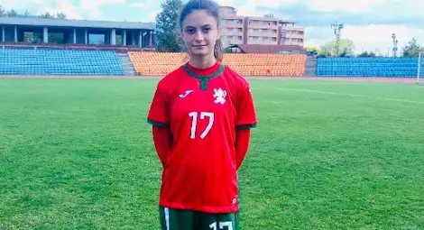 Дунавска футболистка с 3 мача за националния тим