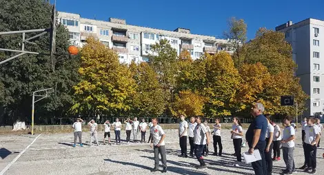 Есенни игри на волята в русенското училище "Възраждане" Есенни игри на волята в русенското училище "Възраждане"