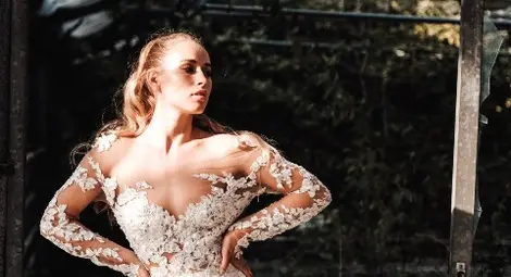 Мечтаещата да създаде академия за мода в Русе Адриана Гарелова: Моите рокли са картини. Обожавам целия процес - от вдъхновението до последния щрих и шев Мечтаещата да създаде академия за мода в Русе Адриана Гарелова: Моите рокли са картини. Обожавам целия процес - от вдъхновението до последния щрих и шев