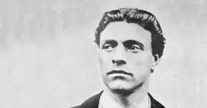 Показват новите проекти  за паметник на Апостола