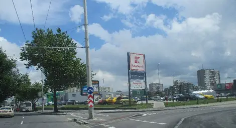 Съдия-изпълнител извади на търг уличката към &bdquo;Кауфланд&ldquo;