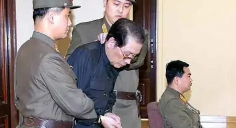 Шокиращо разкритие: Чичото на Ким Чен Ун изяден от 120 кучета! Шокиращо разкритие: Чичото на Ким Чен Ун изяден от 120 кучета!