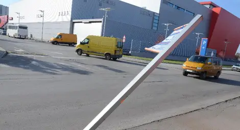 Монтират по-стабилно пътните  знаци срещу вандалски прояви