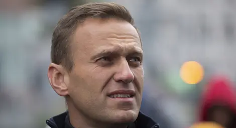Алексей Навални е в болница след предполагаемо отравяне