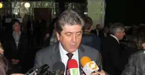 Първанов: Държавата няма да издържи дълго така