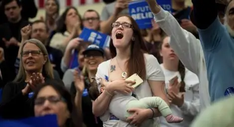 За броени часове тази кърмачка стана световна сензация днес!
