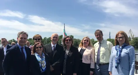 Щрихи от един европейски празник: На 9 май между двата бряга на Дунав дипломати правят признания на Русе