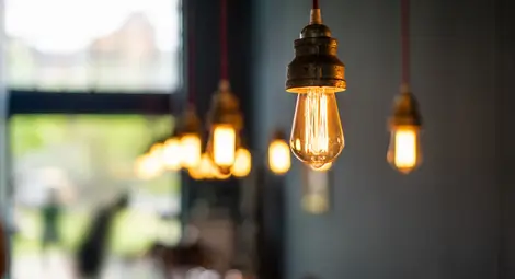 Министерството на енергетиката предлага по-висок таван на помощите за бизнеса заради цените на тока Министерството на енергетиката предлага по-висок таван на помощите за бизнеса заради цените на тока