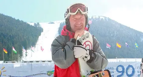 Владимир Каролев е транспортиран в "Пирогов" в медикаментозна кома Владимир Каролев е транспортиран в "Пирогов" в медикаментозна кома