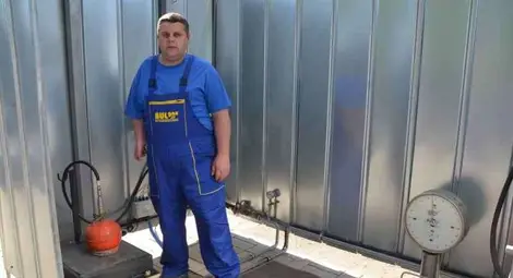 Газстанцията до пазара вече  зарежда туристически бутилки