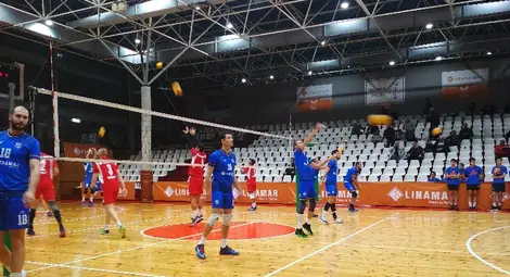 Волейболистите без Велков в  мача срещу Горна Малина