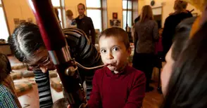 С два концерта на възглавници Мартенските радват хлапетата