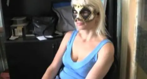 Проститутка в софийски бардак твърди, че има клиенти от парламента Проститутка в софийски бардак твърди, че има клиенти от парламента