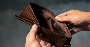 Всеки пети изпитва  материални лишения