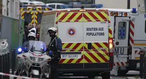 Полицията започна преговори с похитителя, взел заложници в парижко предградие