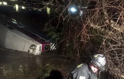 Най-малко 14 души са ранени при влакова катастрофа Калифорния